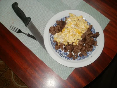 anonymous_derp - Dzisiejszy obiad: Smażona wołowina mielona, jajecznica z 3 jajek, ma...