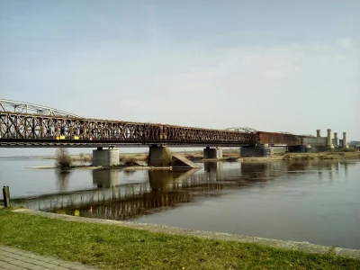 Fevx - Fajne są mosty w Tczewie.
#mostyboners #mosty #tczew