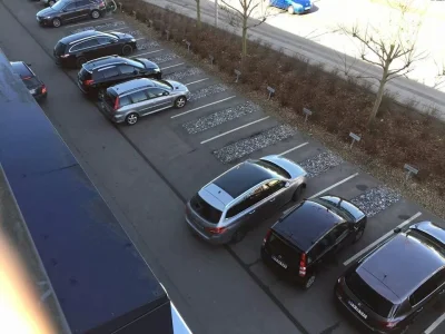 Pierdyliard - Parking KAF (Związek Pracy Kobiet) w Danii.
#logikarozowychpaskow #heh...
