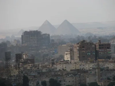 3Xpro - Z drugiej strony.

#krajobrazy #fotografia #piramidy #kair @offway