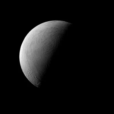 d.....4 - Zdjęcie Enceladusa wykonane w świetle widzialnym 8 września 2015 roku, opub...