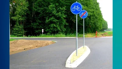 InformacjaNieprawdziwaCCCLVIII - Ktoś chce się przejechać taką drogą dla rowerów? Cał...