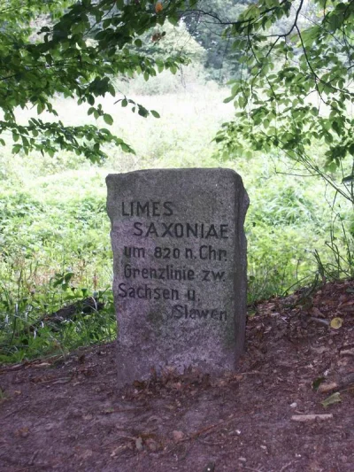 binuska - Historyczny kamień graniczny pomiędzy Sasami a Słowianami w miejscowości Ho...