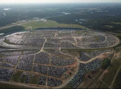 kodishu - Ponad 30 000 samochodów zebranych na terenie Royal Purple Raceway w Houston...