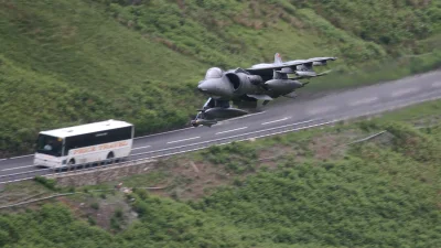 Radosuaf - harrier robi wziuum na jakichs 50 metrach nad ziemia #aircraftboners #lotn...