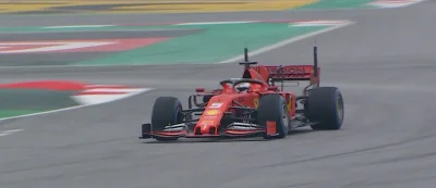 tusk - Ferrari zamontowało pionowe kolumny głośników na tylnym skrzydle, bo Seba lubi...