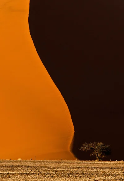 Mesk - Wydmy w Sossusvlei, Park Narodowy Namib-Naukluft, Namibia #earthporn #azylbone...