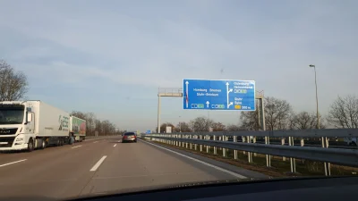 dejmiejn - #niemcy #autostrady 
Chyba pod prąd jadę...