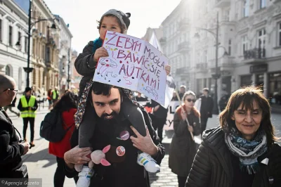 kinlej - debilizm nie gra granic
jestem ciekawy jakie pranie mózgu zrobili temu dzie...