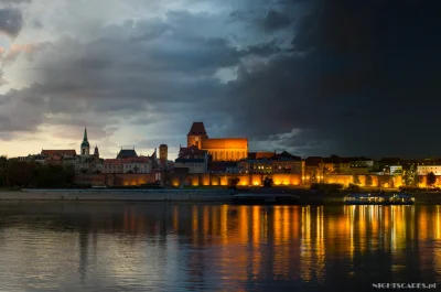 Nightscapes_pl - Tak wygląda zmierzch zapadający nad toruńską starówką. 90 minut na j...