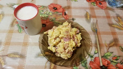 nadsztygar - Jak #sniadanie to oczywiście jaja a w zasadzie #jajecznica na dymce i sz...