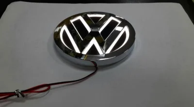 romo86 - @Dziedziel: to nie jakieś podświetlane loga VW ?