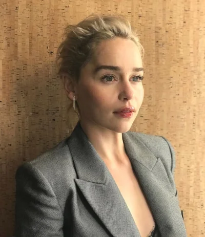 H.....n - Ostatnia Emilka przed nocną
#emiliaclarke #ladnapani