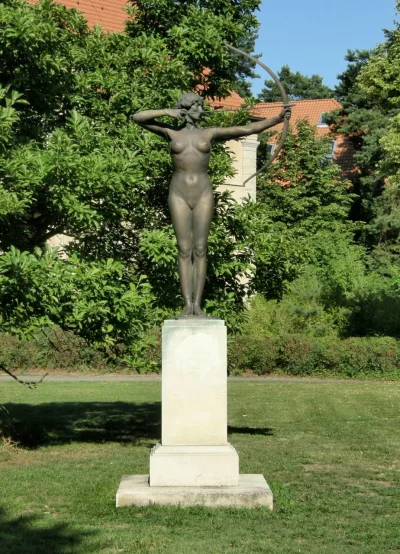 hrabia14 - @hrabia14: A TO W (CHYBA) als Nachguss der Coburger-Statue seit 18. Juni 1...