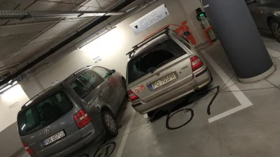 menstuffpl - #poznan #motoryzacja

Czlowiek chce zaparkowac tesle w centrum i podla...
