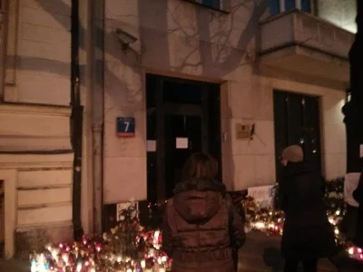 Chaos - @donmuchito1992: Pod ambasadą Ukrainy w Warszawie