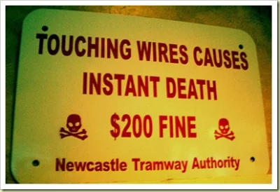 werfogd - @CherryJerry: ŚMIERC i KARA
Touching wires causes instant death. $200 fine