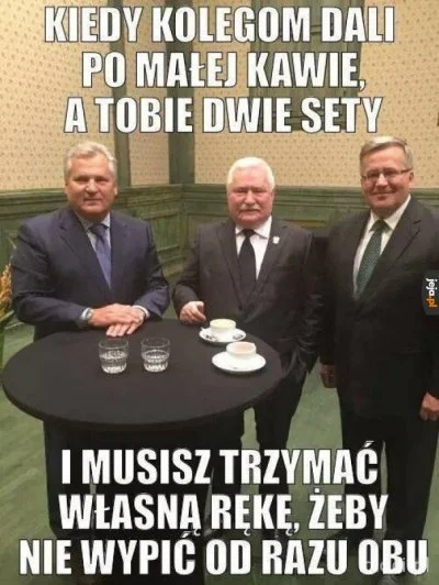 H.....I - kocham tego mema, trzy dzbany na jednym obrazku ...