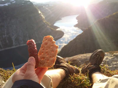 Misiael89 - Mirki, 
Dlaczego one nie jedzo? 
Dobre im daje :(

#fjordy