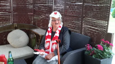 t.....l - Moja #babcia lvl88 dzis przed #mecz na #euro2016
Polska do boju!