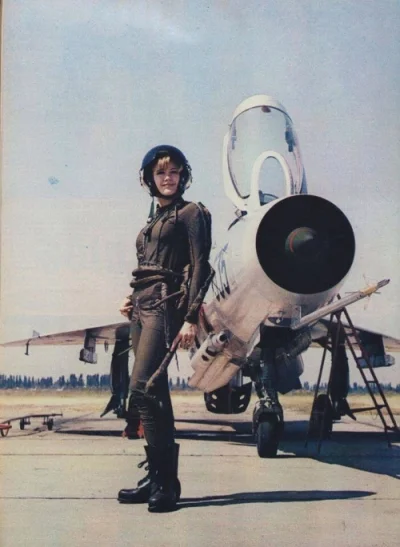 H.....a - Daliborka Stojšić (jugosłowiańska Miss Universe) koło MiG-21F. 1968 r.

#...