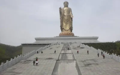 KnightNi - Wielki Budda z Lushan
Jest to największa statua na świecie. Jej wysokość ...