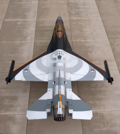 C.....a - #aircraftboners

Najnowsze czeskie F-16