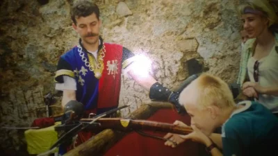 hctkko - Kto właśnie znalazł swoje zdjęcie z Jędrkiem z zamku Chojnik z 1998 roku?


...