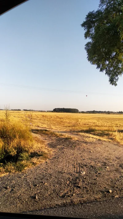 Bartisss - @Mrbimbek dzisiaj też widziałem balon