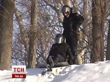 CODER_BEST - A tak bawią się policjanci na Ukrainie #ukriana