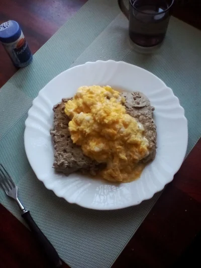anonymous_derp - Dzisiejsze śniadanie: Smażona szynka mielona, jajecznica z 4 jaj, só...
