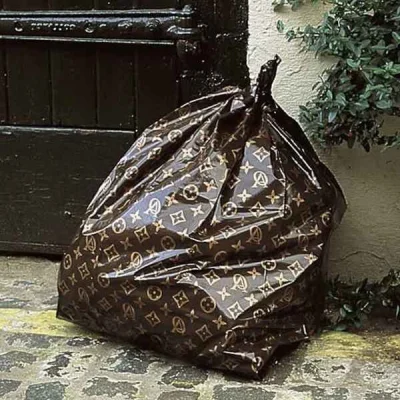 howyoulikeme - Bardzo łatwo odróżnić podróbkę Louis Vuitton od prawdziwej torebki. Je...