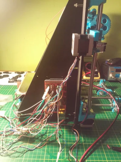 k.....u - Już prawie koniec i zaraz moje drugie dziecko będzie żywe <3

#reprap #druk...