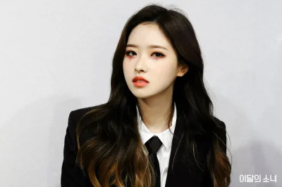 XKHYCCB2dX - #oliviahye #loona
#koreanka