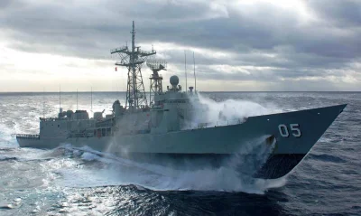 d.....4 - HMAS Melbourne (FFG 05) należący do Królewskiej Australijskiej Marynarki Wo...