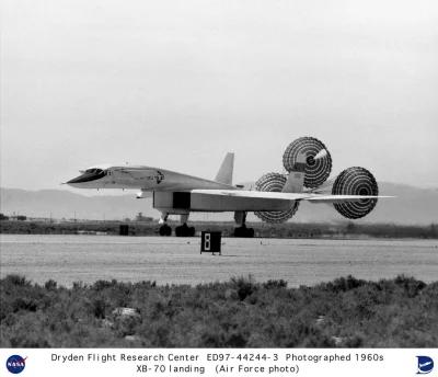 angelo_sodano - North American XB-70 Valkyrie
#vaticanoaeroplano #vaticanoarchive #a...