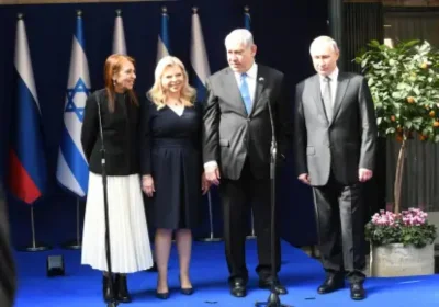 H.....n - Putin 170 cm - Netanyahu 184 cm

Ktoś tutaj chyba nosi magiczne buciki. H...