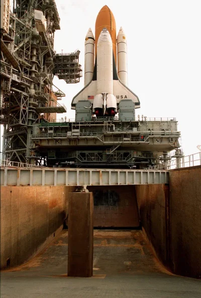 d.....4 - STS-93 Columbia przygotowywany do startu z LP 39B. 

#kosmos #columbia #sts...