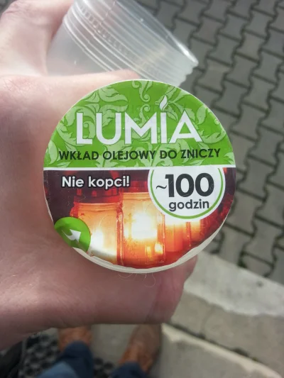 b.....9 - Moja nowa Lumia wytrzymuje 100 godzin, a wy co lagdroidziarze, dalej ładowa...