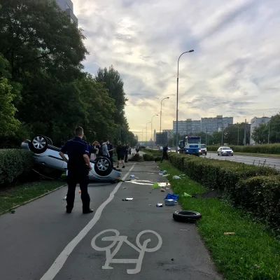navi8 - Gdzie by tu dziś zaparkować??

#wroclaw #polskiedrogi #wypadek #policja