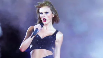 f.....s - #taylorswift #ladnapani #gif #bojowkataylorswift 
Takie tam wygibasy na sc...