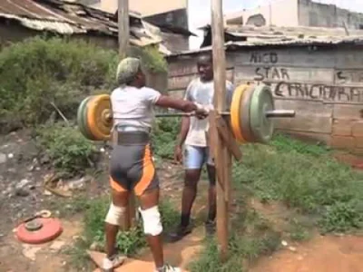 jezyk123 - Taki tam trening w Kamerunie. A ty jaką masz wymówkę?
#silownia #dwuboj