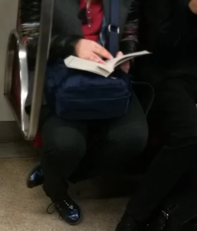 ed_norton - Jest nadzieja dla ludzkości. Nie wszyscy grajo w smartfony w metrze. 

...