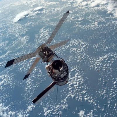 d.....4 - Skylab 3, 1973. 

#kosmos #skylab 3 #archiwanasa