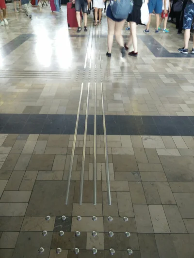 Dokkblar - Te tory na podłodze w dworcach nie są przeznaczone dla pociągów, ale stwor...
