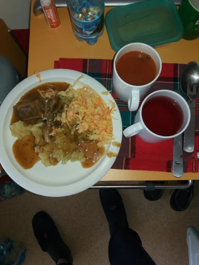 Kwassokles - #szpital #jedzenie #zdrowie Tak obiad był o 12:30 i jak na niedzielę był...