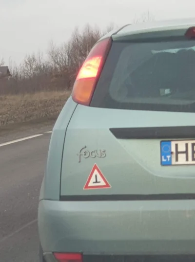 Eviil - Mirki co to za znak na samochodzie ?


#znakidrogowe #polskiedrogi #prawojazd...