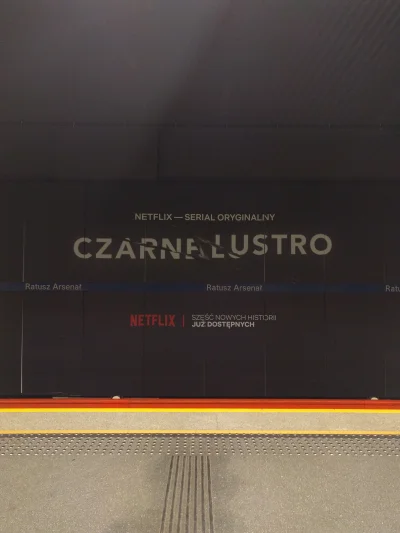 drzewkonieszczescia - Strasznie lubię kampanie Netflixa w Warszawie - światełka na Pa...