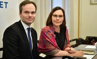 holwerd - Nowi ministrowie koalicyjnego rządu Finlandii. Anne-Mari Virolainen jako Mi...
