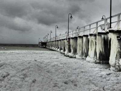 innv - #trojmiasto #zima #morzeboners #molo #zimaboners #innvphotography :D